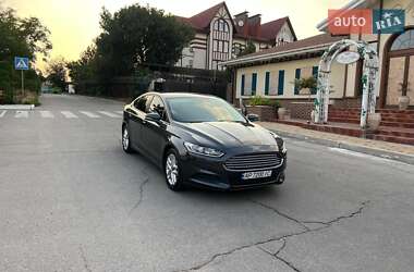 Седан Ford Fusion 2015 в  фото 2 Седан Ford Fusion 2015 в