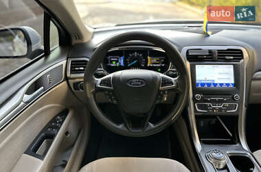 Седан Ford Fusion 2018 в 