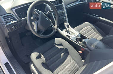 Седан Ford Fusion 2015 в 