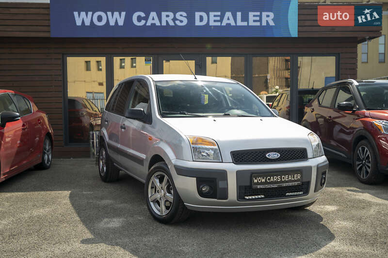 Хэтчбек Ford Fusion 2009 в 
