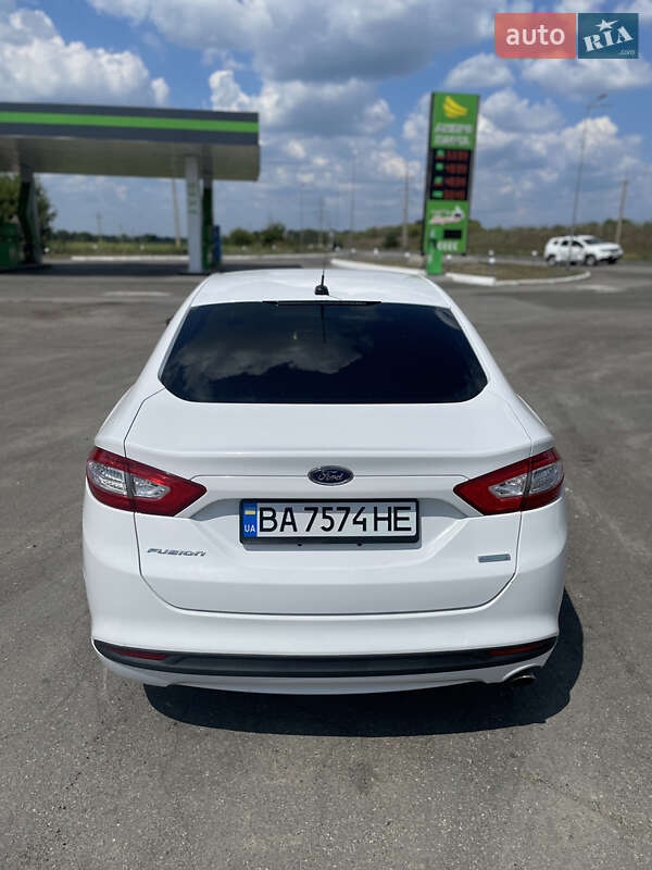 Седан Ford Fusion 2013 в Кривом Роге