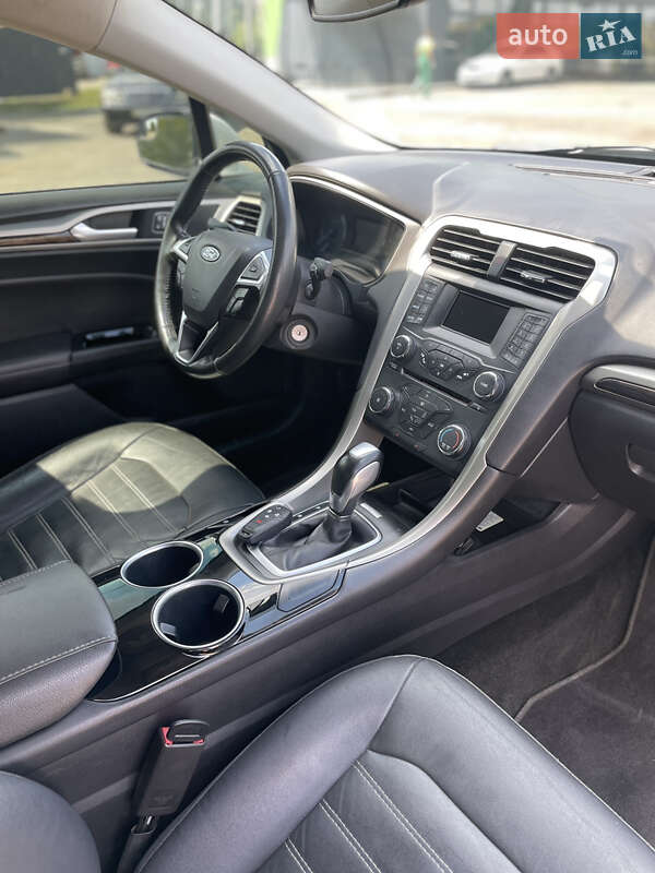 Седан Ford Fusion 2013 в Кривом Роге