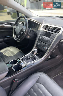 Седан Ford Fusion 2013 в 