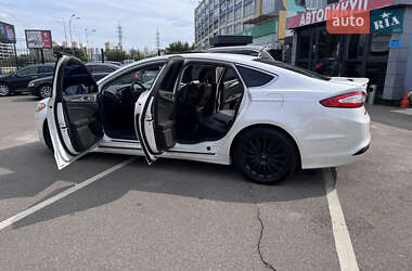 Седан Ford Fusion 2013 в 