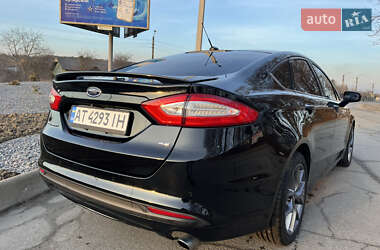 Седан Ford Fusion 2015 в 
