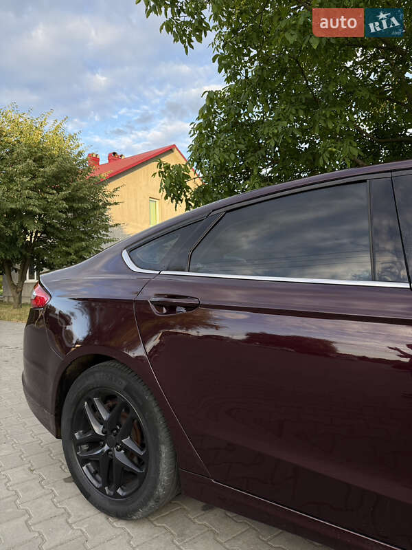 Седан Ford Fusion 2013 в Снятині