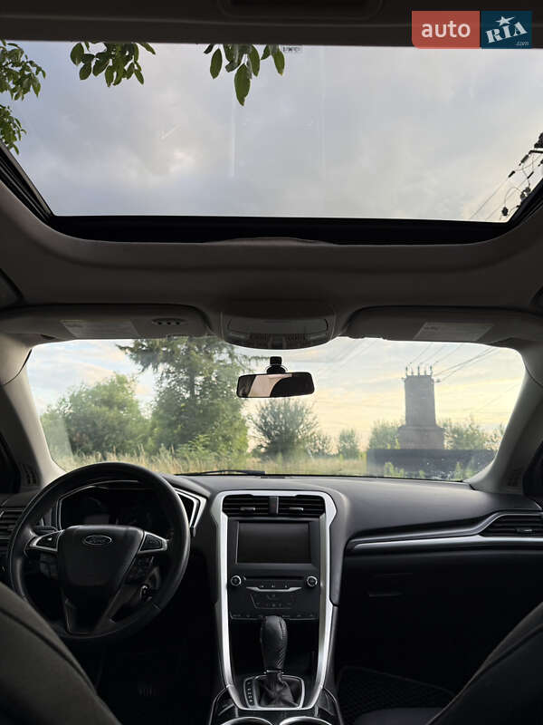Седан Ford Fusion 2013 в Снятині