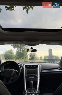 Седан Ford Fusion 2013 в 