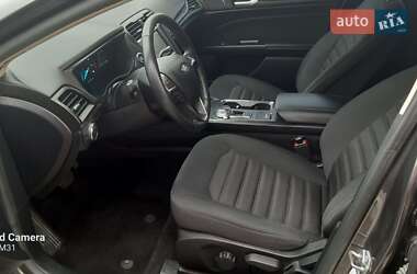 Седан Ford Fusion 2018 в 