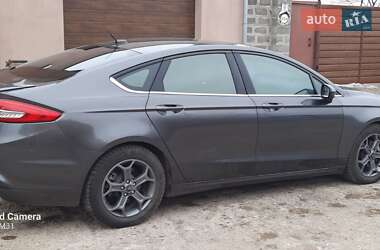 Седан Ford Fusion 2018 в 