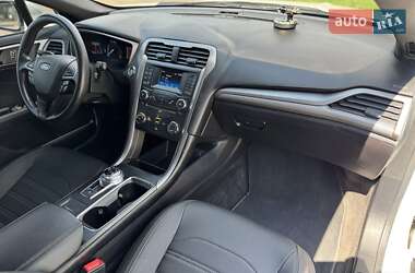 Седан Ford Fusion 2018 в 
