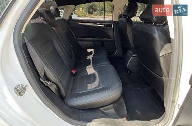 Седан Ford Fusion 2018 в 