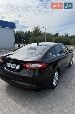 Седан Ford Fusion 2012 в 