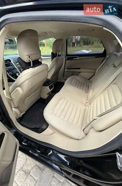 Седан Ford Fusion 2012 в 