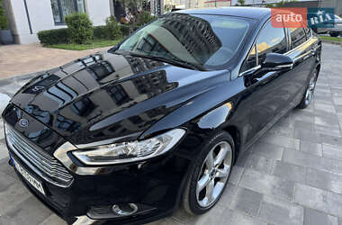 Седан Ford Fusion 2015 в 