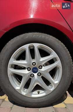 Седан Ford Fusion 2014 в Романове