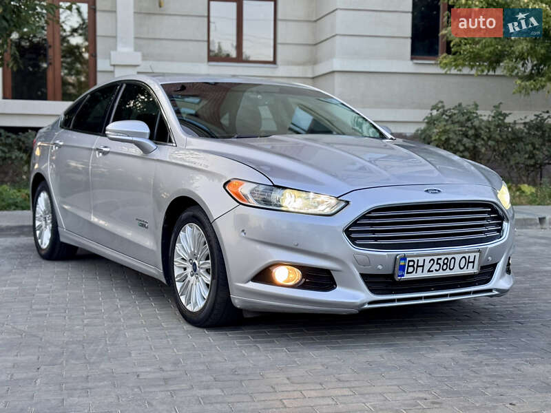 Седан Ford Fusion 2014 в 