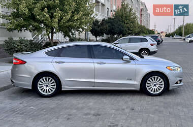 Седан Ford Fusion 2014 в 