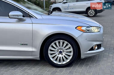 Седан Ford Fusion 2014 в 