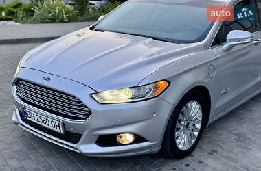Седан Ford Fusion 2014 в 