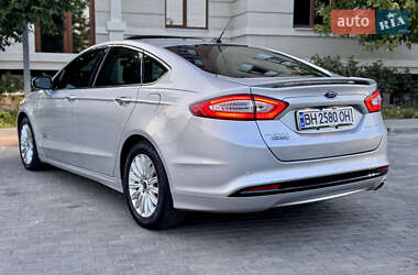 Седан Ford Fusion 2014 в 