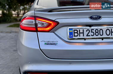 Седан Ford Fusion 2014 в 
