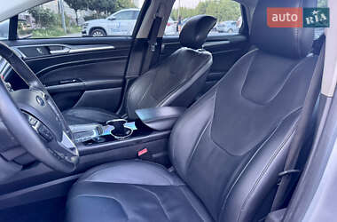 Седан Ford Fusion 2014 в 