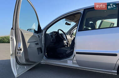Хэтчбек Ford Fusion 2005 в 