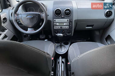 Хэтчбек Ford Fusion 2005 в 