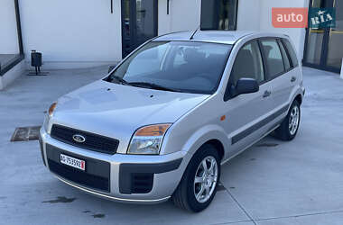 Хэтчбек Ford Fusion 2010 в 