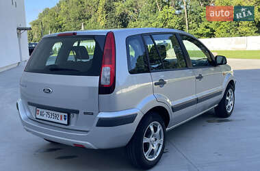 Хэтчбек Ford Fusion 2010 в 