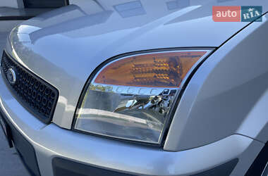Хэтчбек Ford Fusion 2010 в 