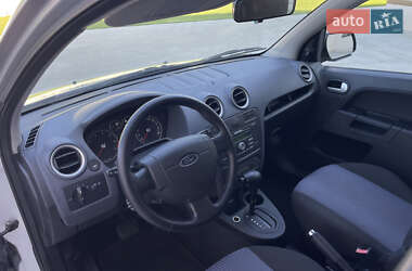 Хэтчбек Ford Fusion 2010 в 