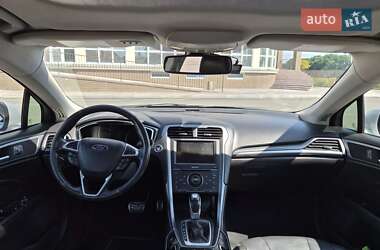 Седан Ford Fusion 2013 в 