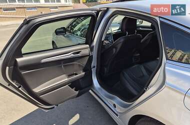 Седан Ford Fusion 2013 в 