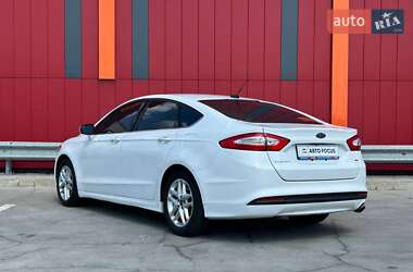 Седан Ford Fusion 2014 в 