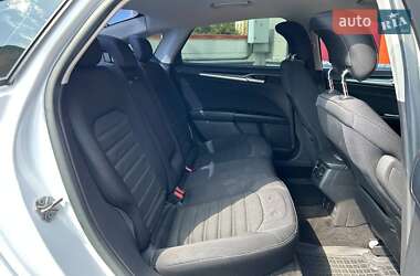 Седан Ford Fusion 2014 в 