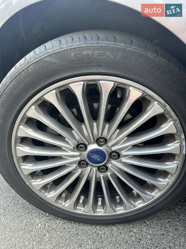 Седан Ford Fusion 2013 в Ирпене