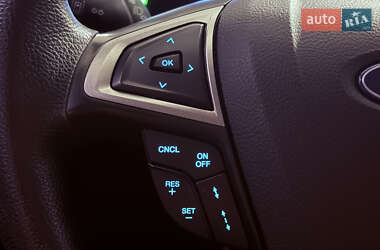 Седан Ford Fusion 2020 в 