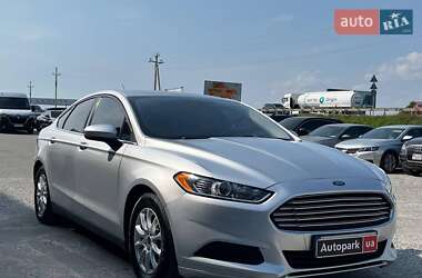 Седан Ford Fusion 2016 в 