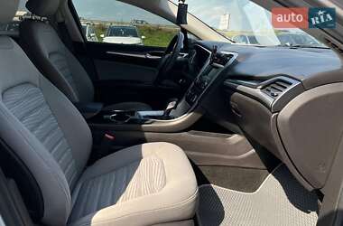 Седан Ford Fusion 2016 в 