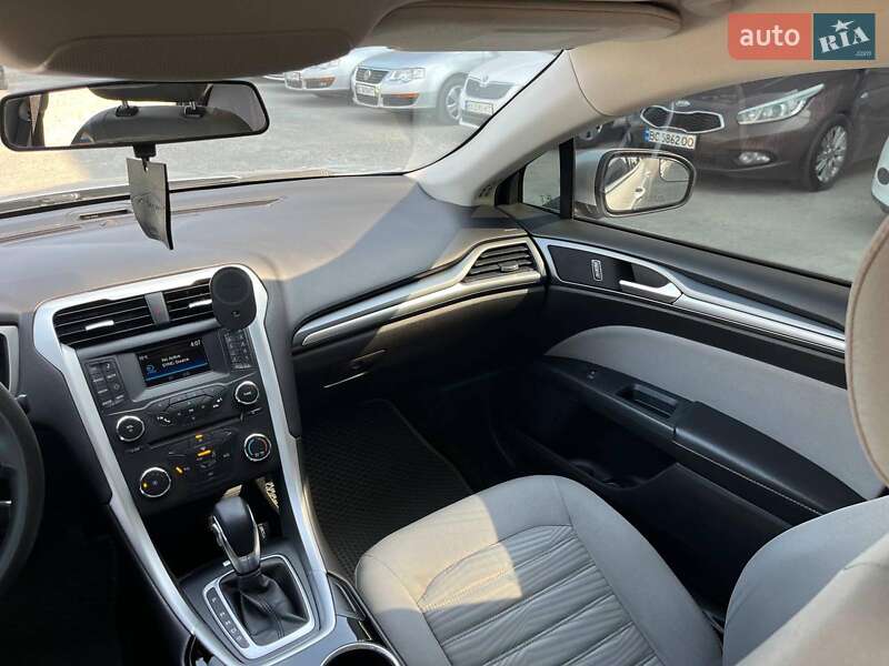 Седан Ford Fusion 2016 в Львове