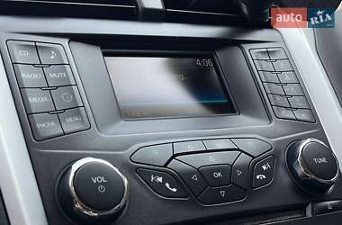 Седан Ford Fusion 2016 в 