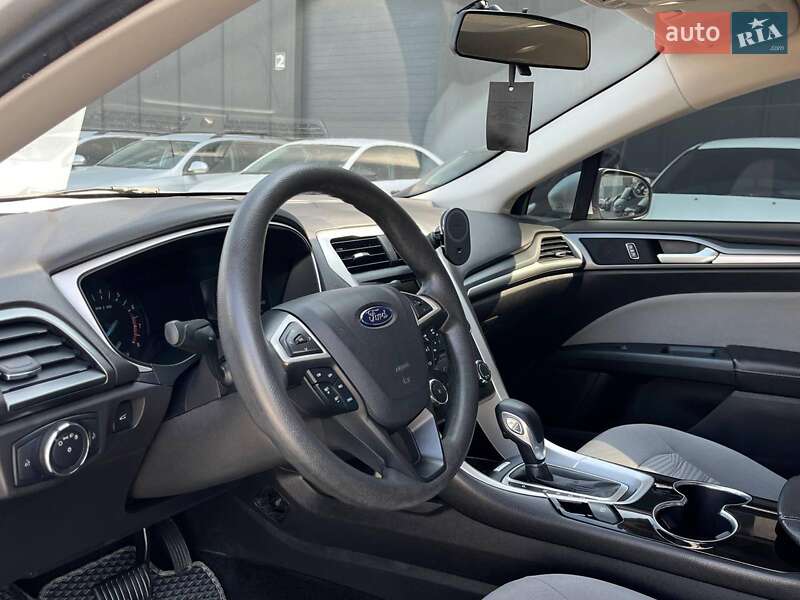 Седан Ford Fusion 2016 в Львове