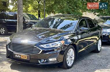 Седан Ford Fusion 2019 в 