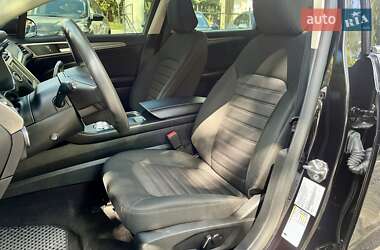 Седан Ford Fusion 2019 в 