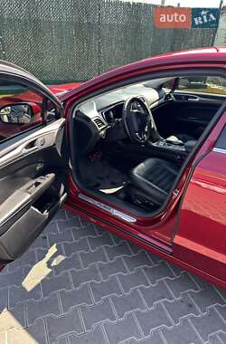Седан Ford Fusion 2017 в 