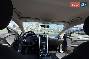 Седан Ford Fusion 2016 в 