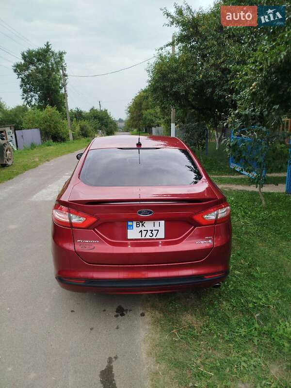 Седан Ford Fusion 2013 в Ровно