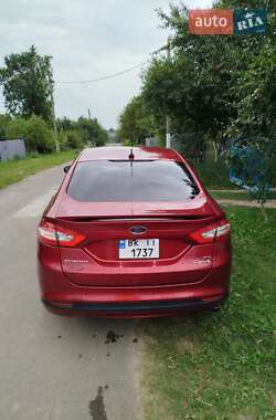 Седан Ford Fusion 2013 в 